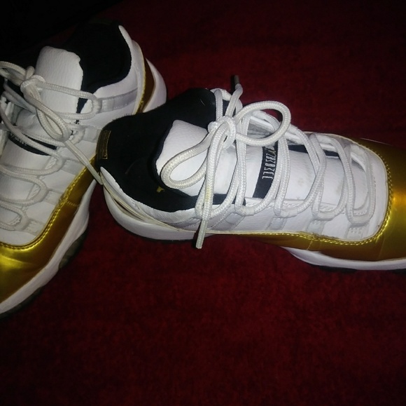Air Jordan Retro 11 Low Closing Ceremony Gold - Picture 6 of 8